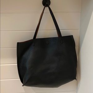 Street Level Reversible black/brown shoulder bag